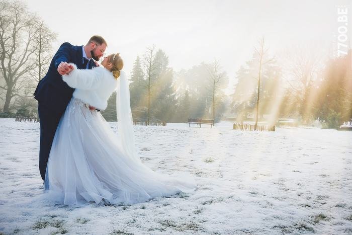 Photo de mariage réalisée par le Studio 7700.BE chez Fhano