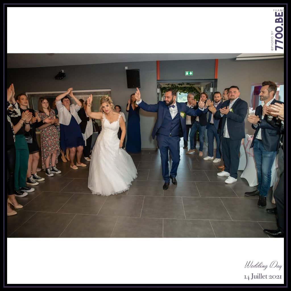 Entrée des mariés lors de la réception au domaine de l'abbaye à Raismes - Quelques photos © faites par le studio 7700BE et votre photographe Fhano lors du mariage de GERALDINE ET SEBASTIEN